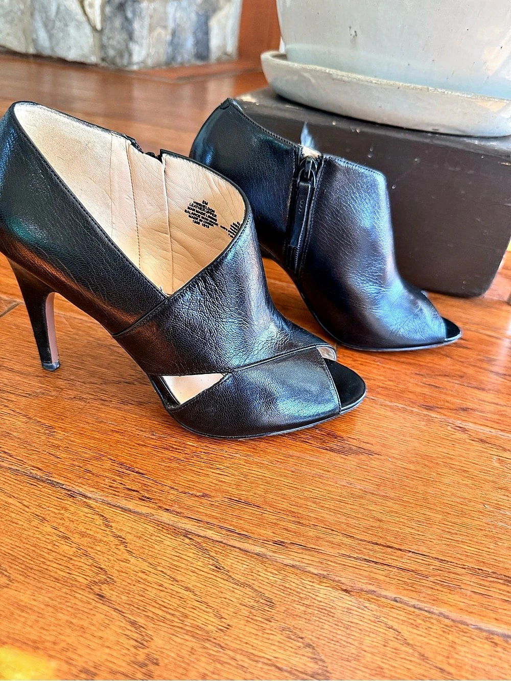 Nine West NWSheldon Black Leather Peep-Toe Heels